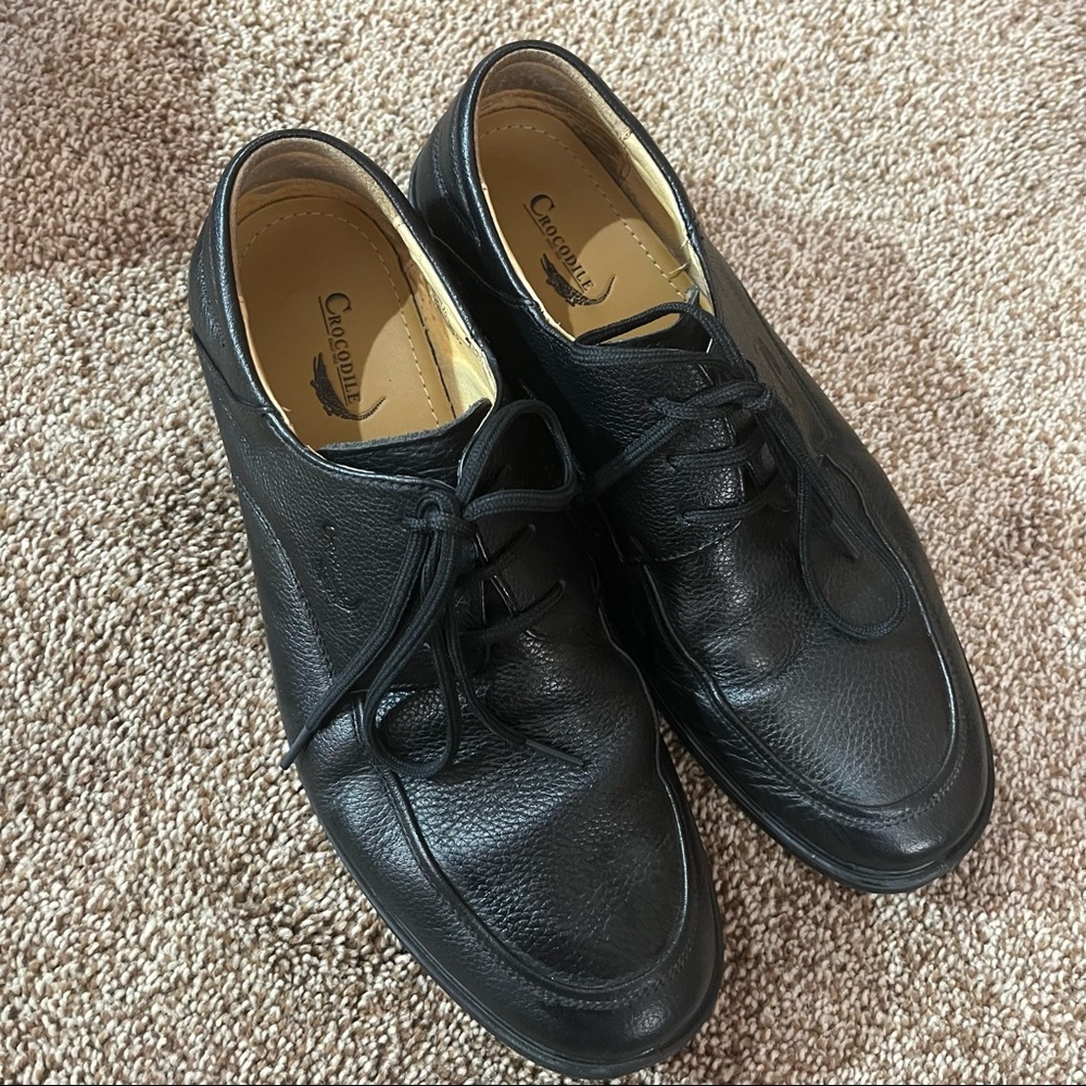 Crocodile men’s leather Derby in black